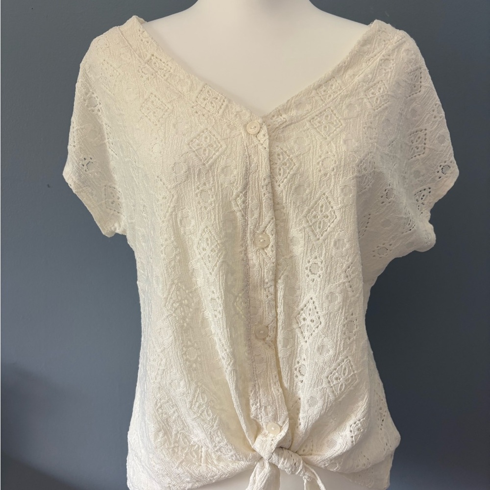 French Laundry Cream Lace Button-Front Tie Hem Blouse